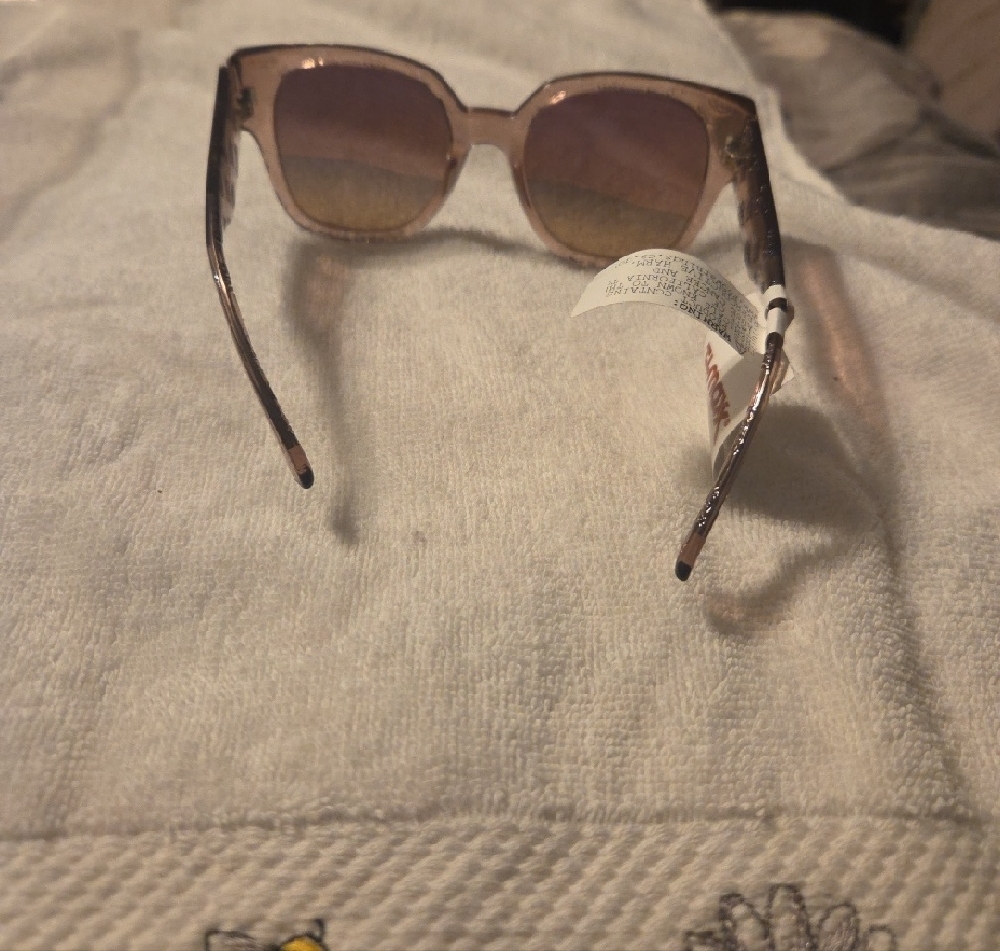 Guess Women's Gradient Lens Sunglasses - Pink Frame (25) - Picture 3 of 4